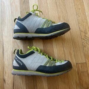 Scarpa Crux approach women’s size 7.5